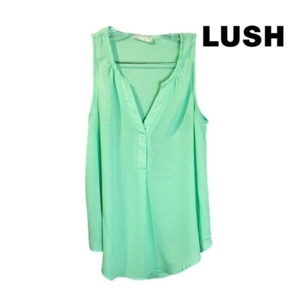 Lush Women's Green Split V-Neck High-low‎ Hem Sleeveless Top - Picture 3 of 7